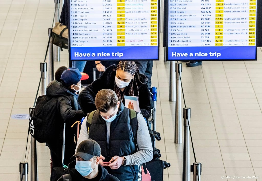 Sneltest verplicht voor alle reizigers die naar Nederland komen