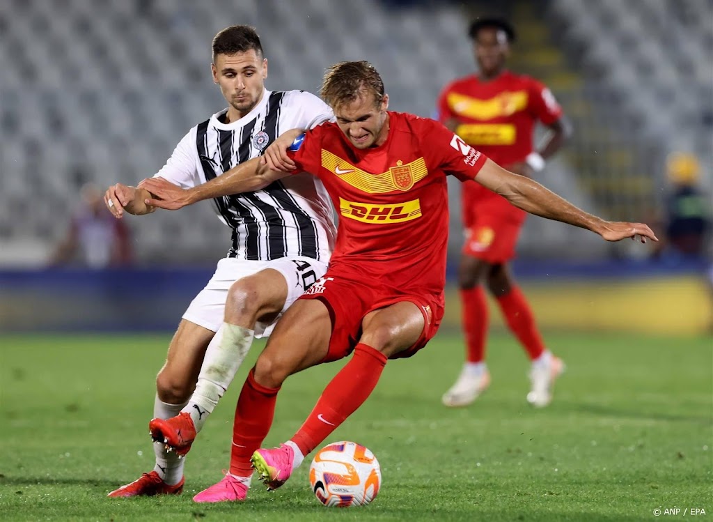 AZ-trainer Martens geeft nieuwkomer Belic direct basisplaats