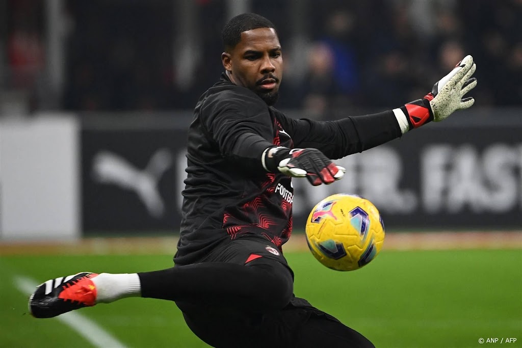 Doelman AC Milan verlaat veld na oerwoudgeluiden