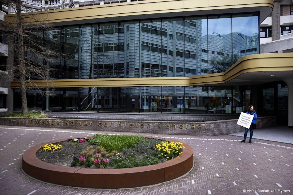 ME aanwezig bij protest bij Tweede Kamer tegen geweld in Syrië