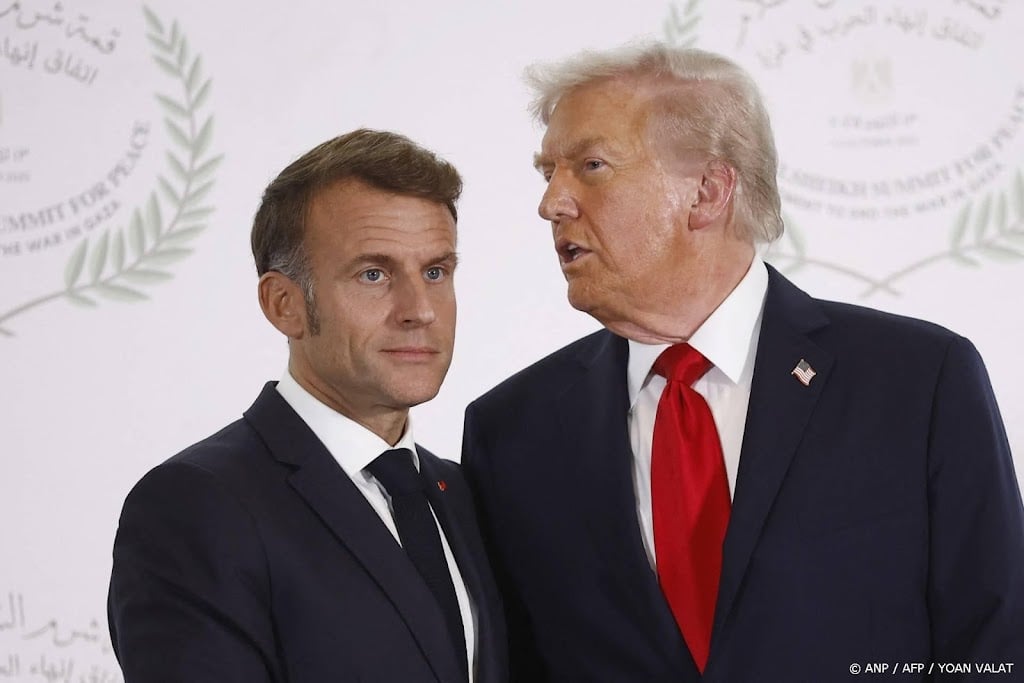 Trump dreigt met heffing champagne als Macron vredesraad afwijst