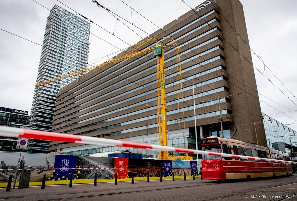 Station Den Haag weer vrijgegeven nadat hijskraan instabiel werd