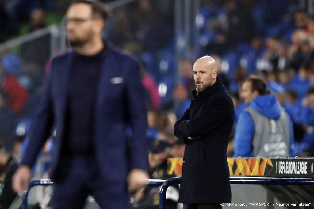 Ten Hag baalt van 'onnodige nederlaag' van Ajax