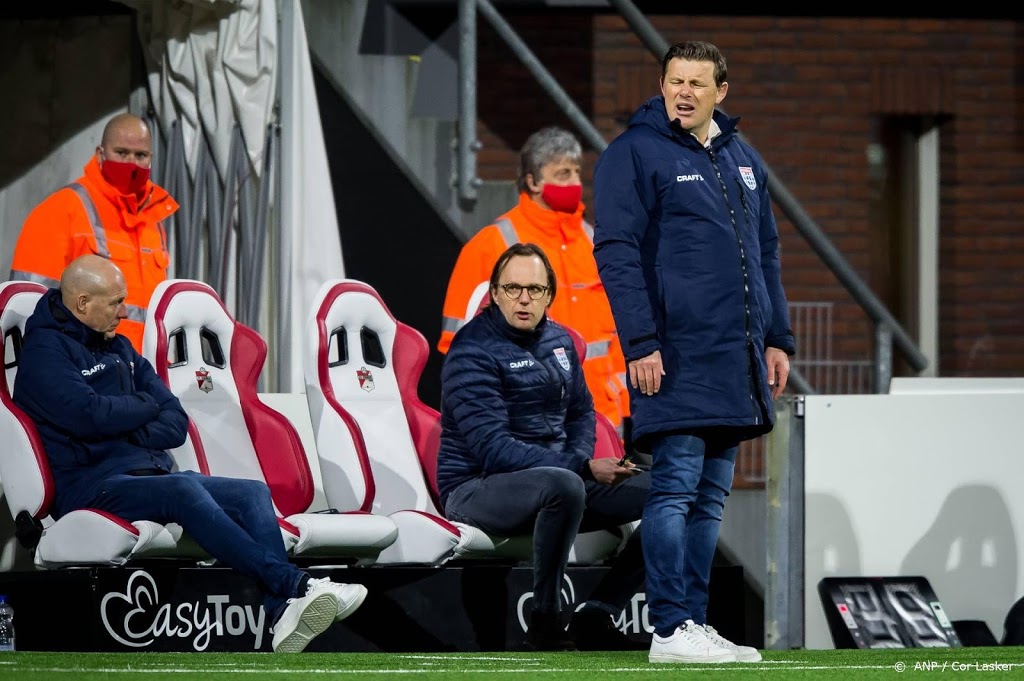 PEC Zwolle zet trainer Stegeman nu al aan de kant