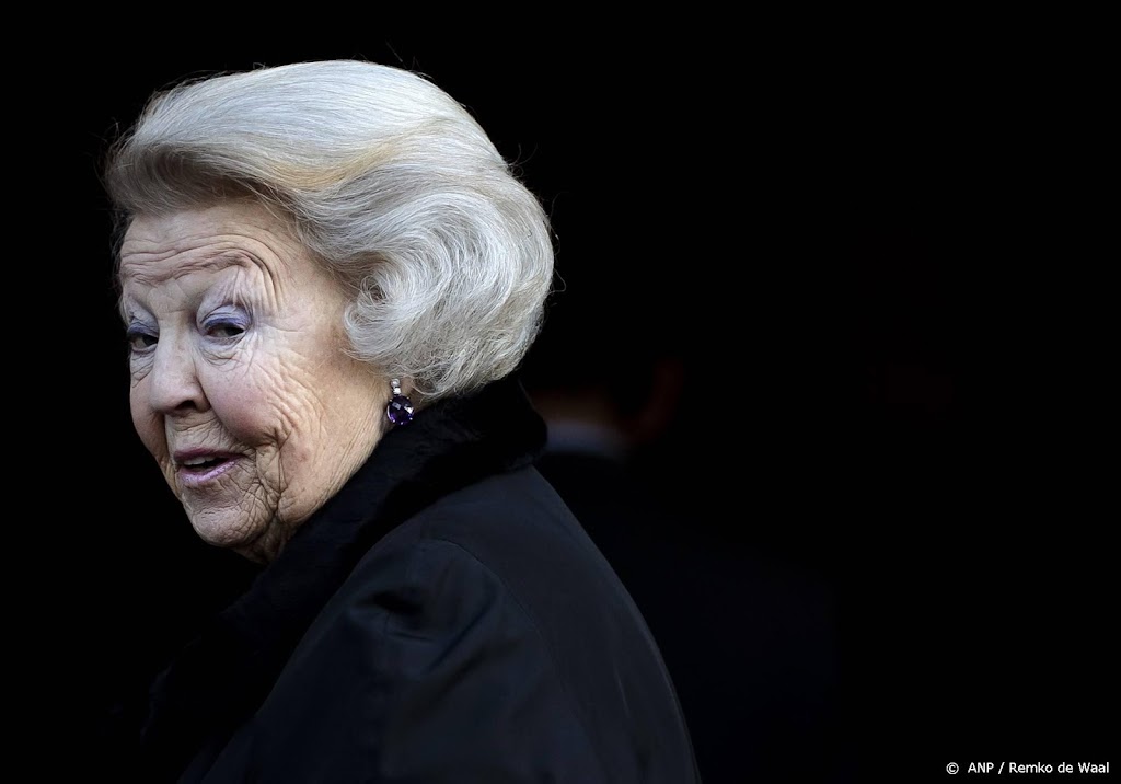 Prinses Beatrix geopereerd na polsbreuk door skiën