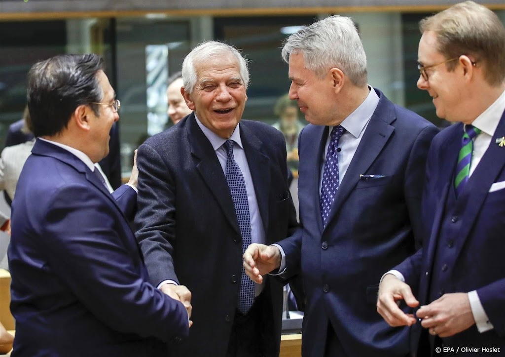 EU-buitenlandchef: stuur Oekraïne nu eerst resterende munitie
