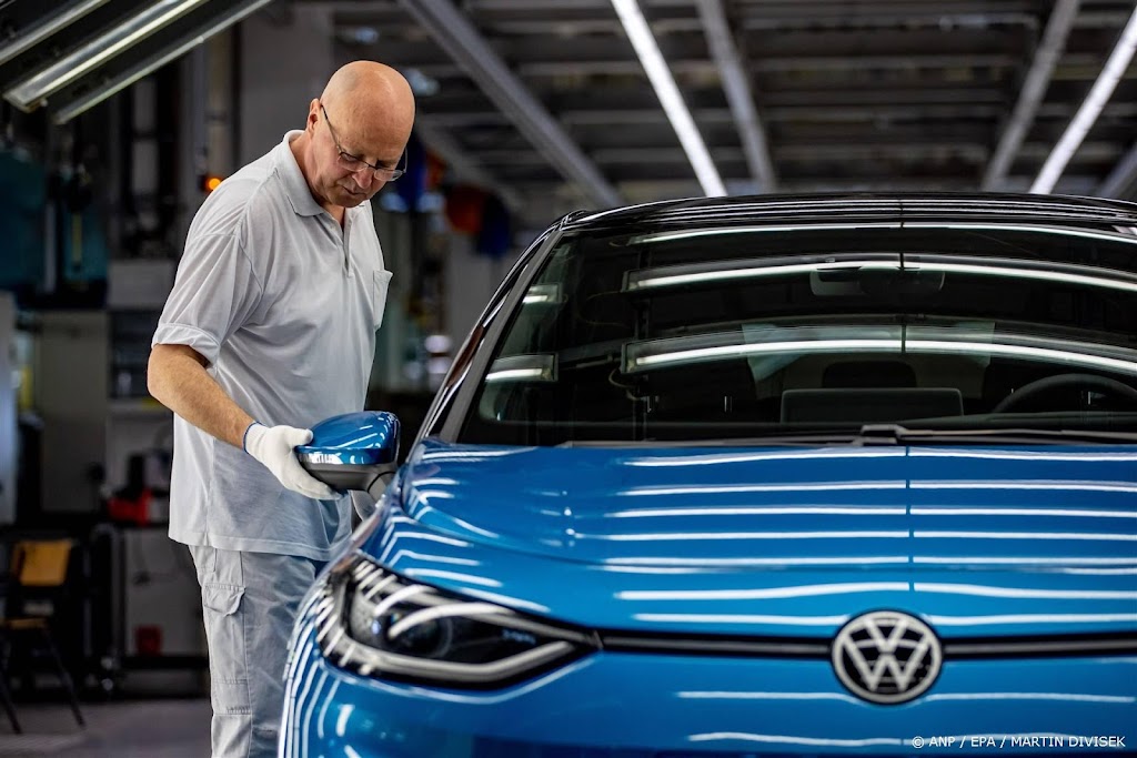 Autofabrikanten beginnen jaar goed, elektrisch wint terrein