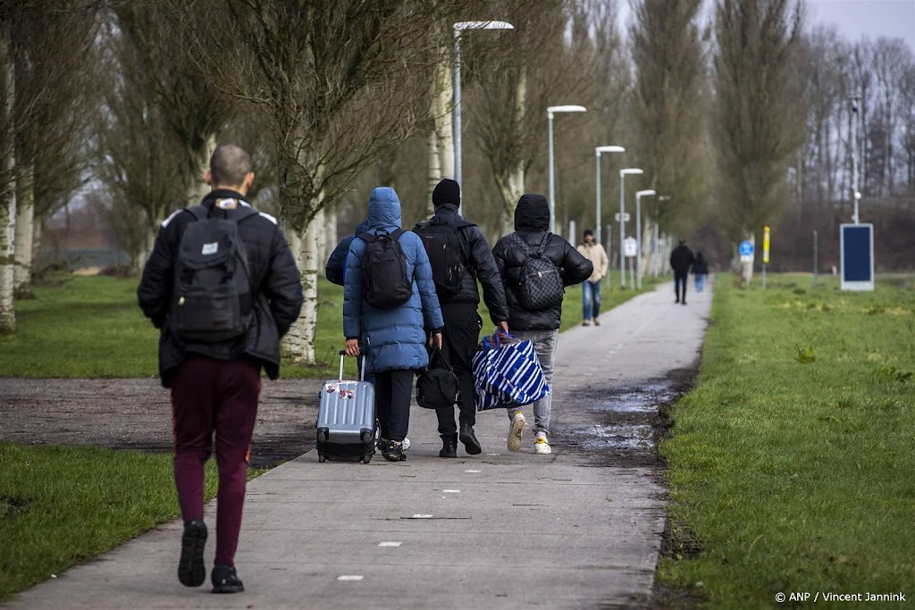 2200 asielzoekers in opvang Ter Apel, deadline dichtbij 