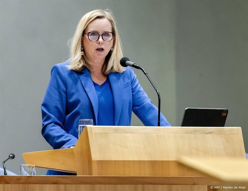 Klever schrapt steun aan vrouwen, onderwijs en klimaat