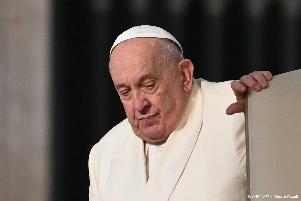 Rustige nacht voor zieke paus Franciscus in ziekenhuis