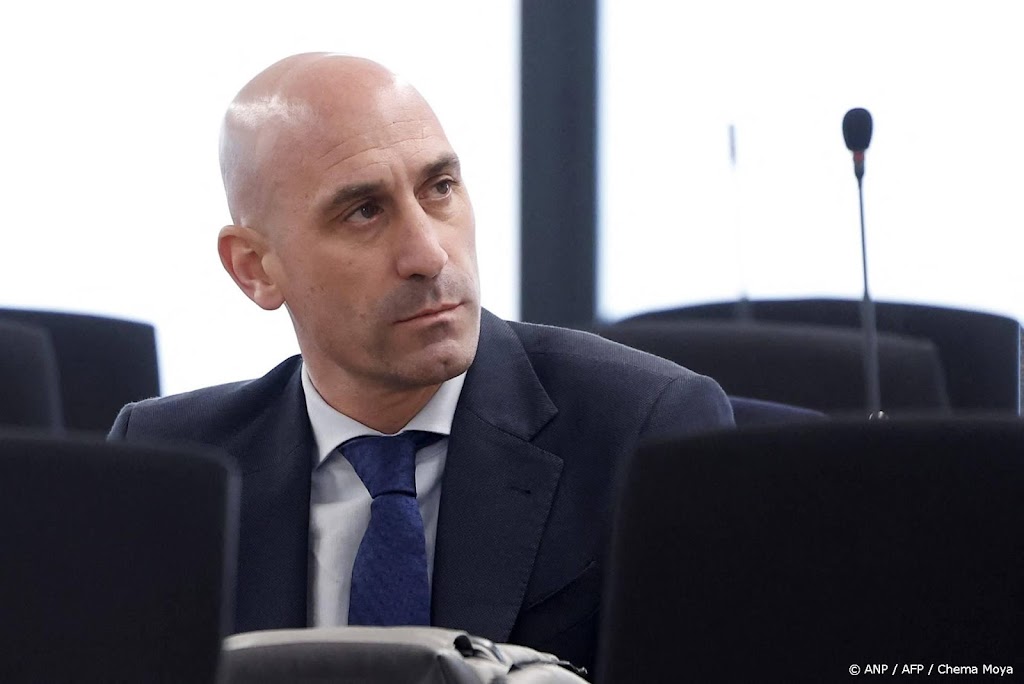 Ex-voorzitter Rubiales in beroep tegen boete om kus Hermoso