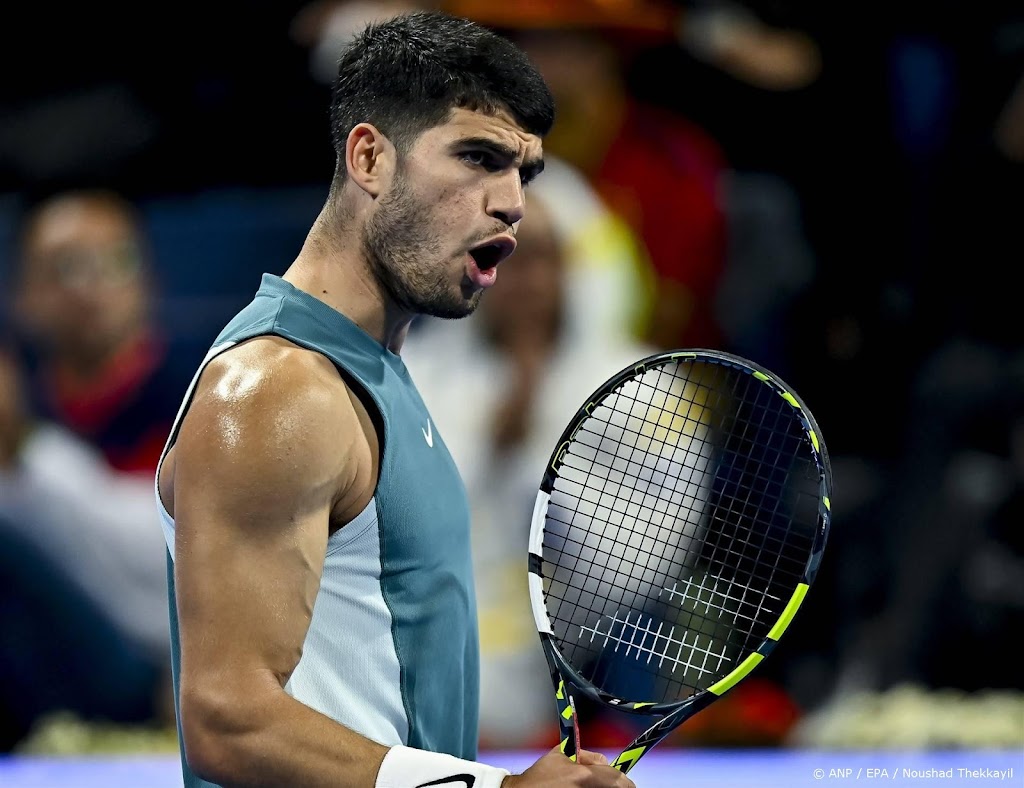 Alcaraz en Medvedev na kwartfinales klaar op tennistoernooi Doha