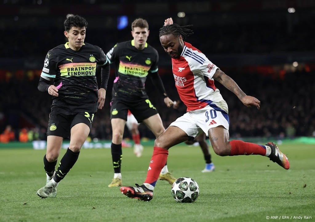 Van Persie wil Sterling zondag inzetten bij Feyenoord - Telstar