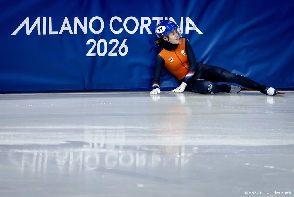 Michelle Velzeboer gaat op olympische 1500 meter opnieuw onderuit