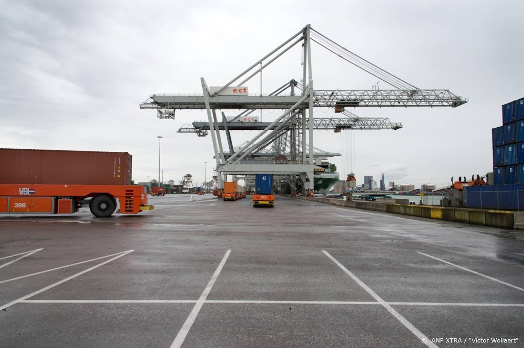 'Haven Rotterdam draait door ondanks virusmaatregelen'