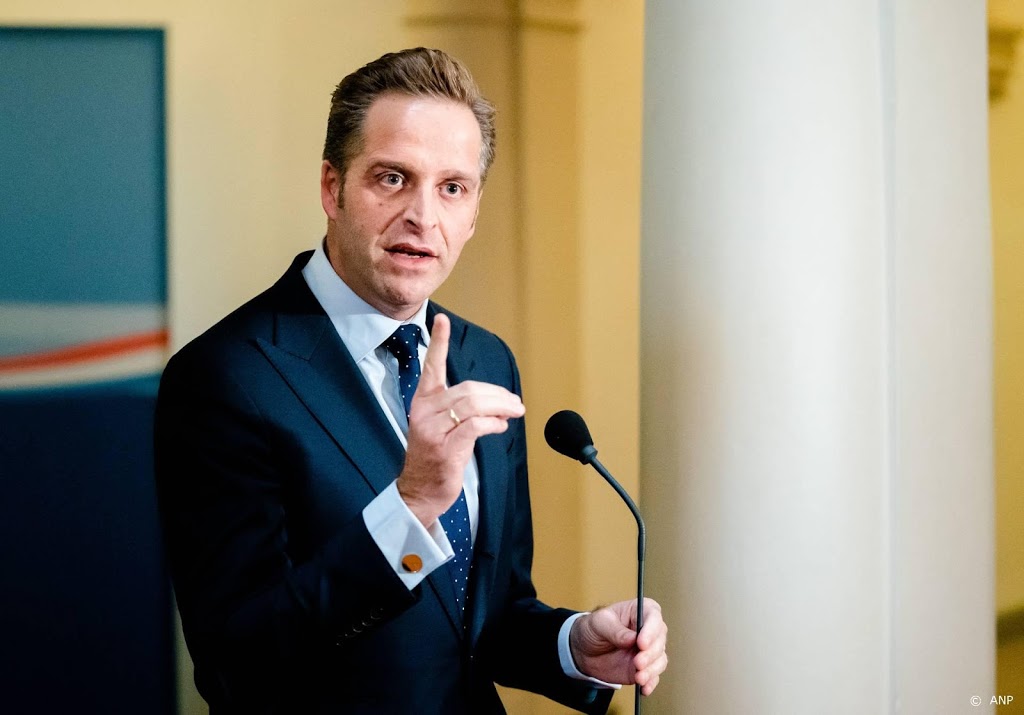De Jonge: pas op met zelf interpreteren van 'corona-cijfers'