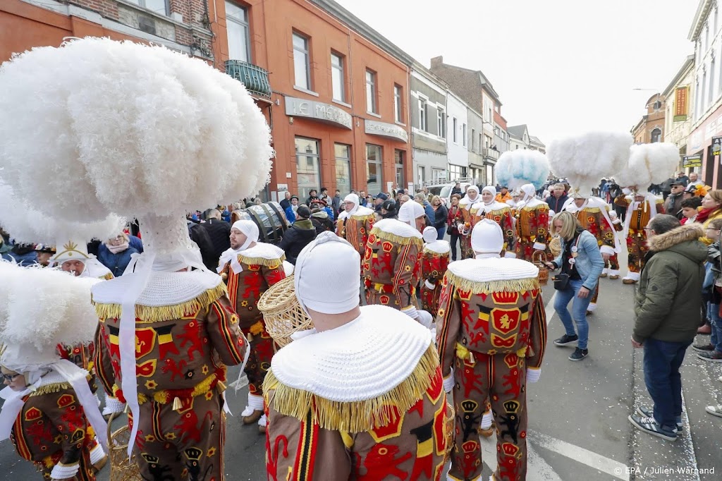 Auto rijdt in op groep carnavalsvierders in België: zes doden