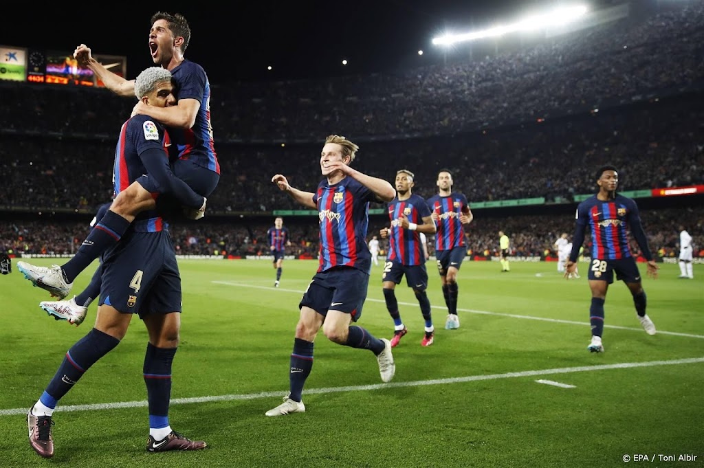 Trainer Barcelona spreekt voorzichtig over titel na zege op Real
