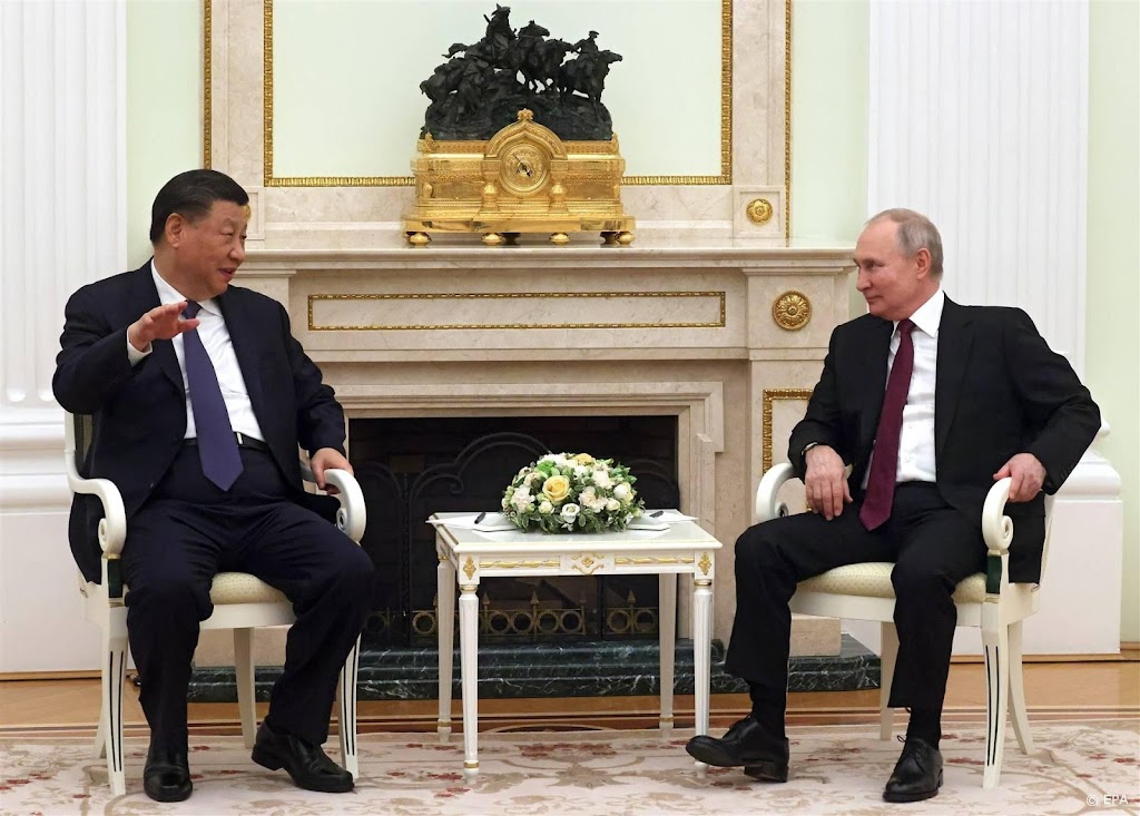 Xi en Poetin houden 'informeel gesprek' van 4,5 uur