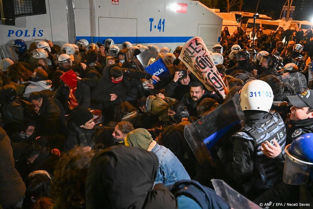 Arrestaties om berichten sociale media over burgemeester Istanbul