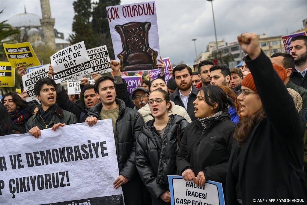 Oppositie verwacht meer steun na arrestatie burgemeester Istanbul