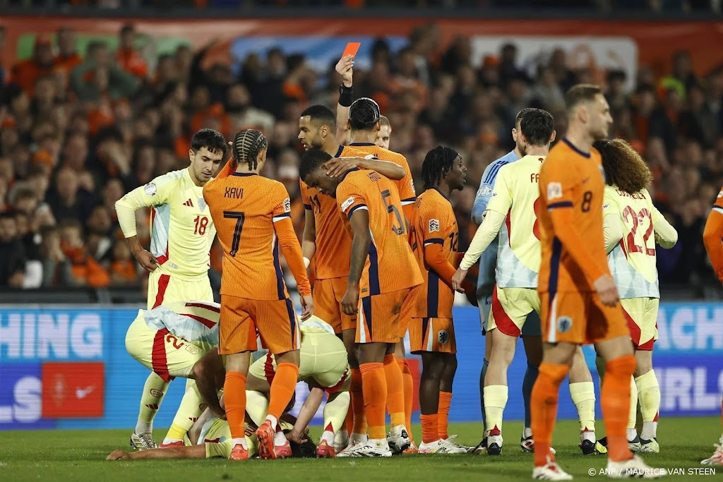 Oranje geeft zege na rode kaart Hato in slotfase uit handen 