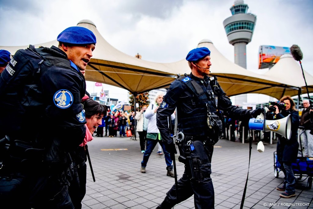 Rekenkamer: cyberveiligheid grenstoezicht Schiphol onder de maat