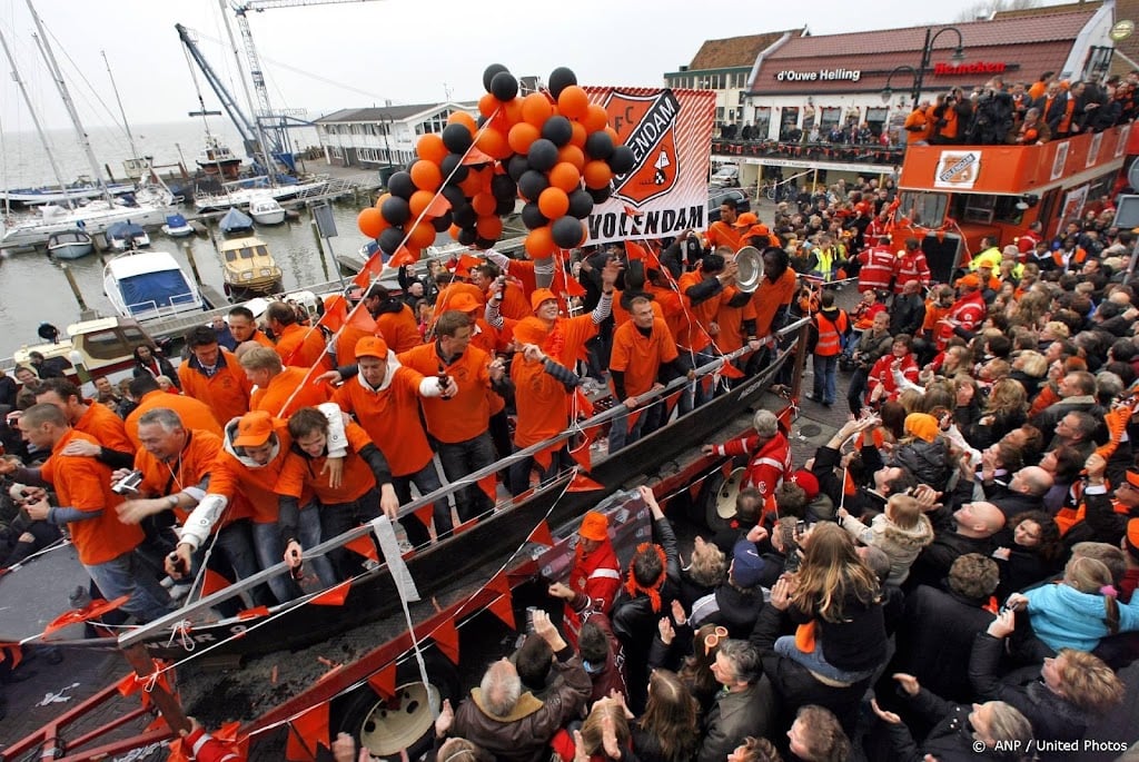 FC Volendam mag promotie toch vieren met de Heen en Weer-boot