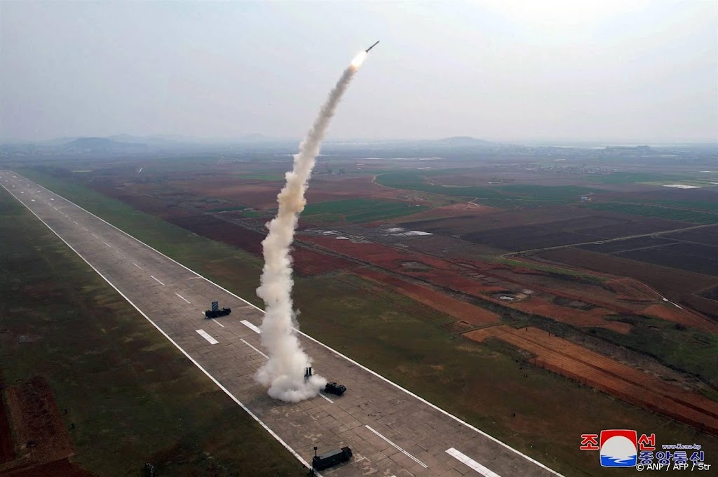 Noord-Korea: nieuwe raketkop en luchtdoelraket getest
