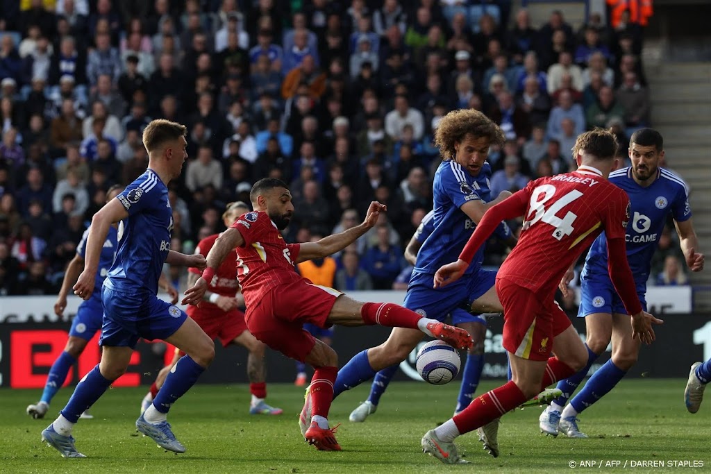 Liverpool maakt degradatie Leicester en Van Nistelrooij officieel
