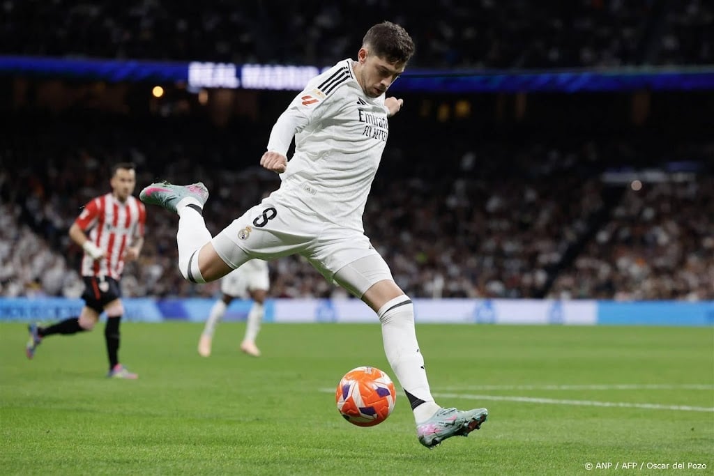 Valverde schiet Real Madrid naar late zege op Athletic 