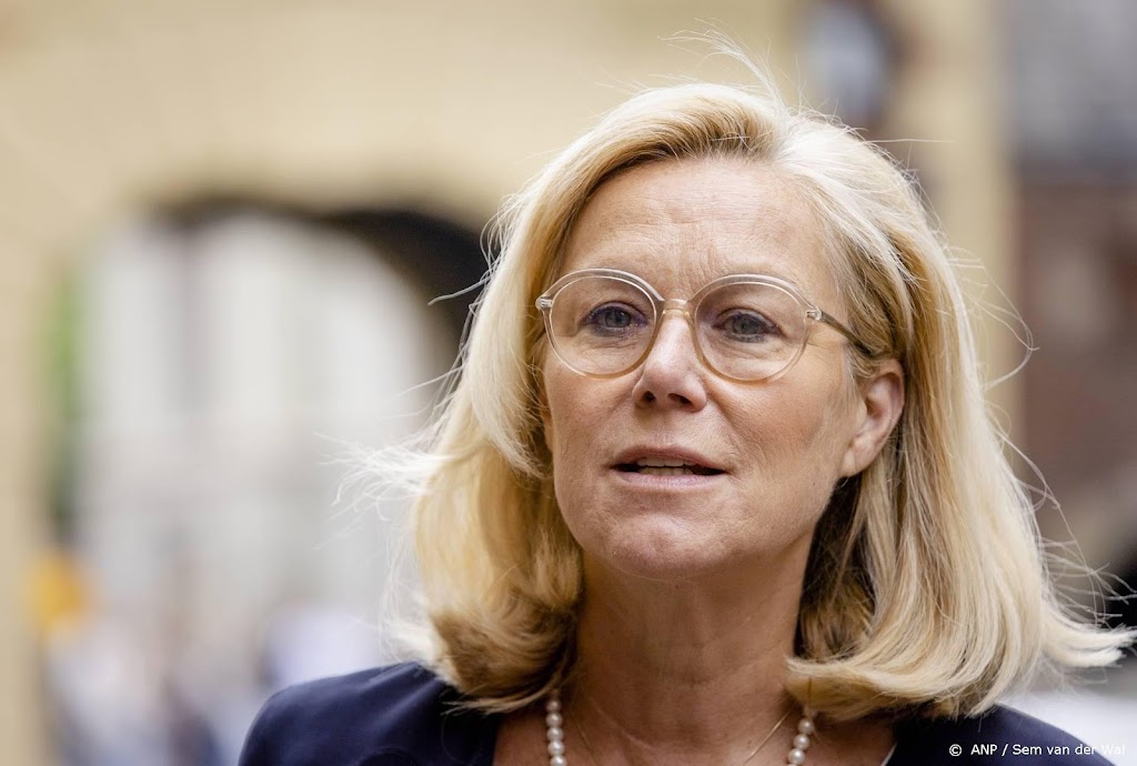 Kaag spreekt liever niet van 'snijden' in fondsen