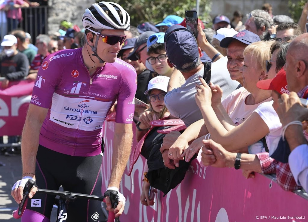 Wielrenner Démare wint 13e rit in Giro d'Italia