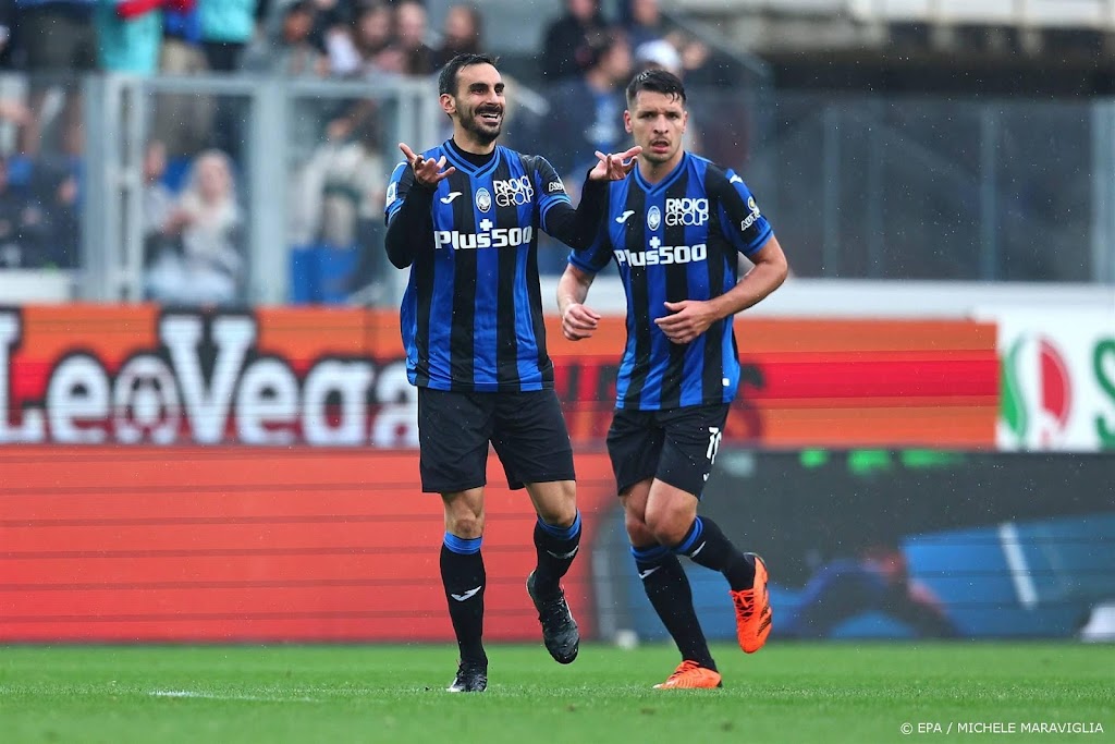 Atalanta blijft door zege in de race voor Europees voetbal