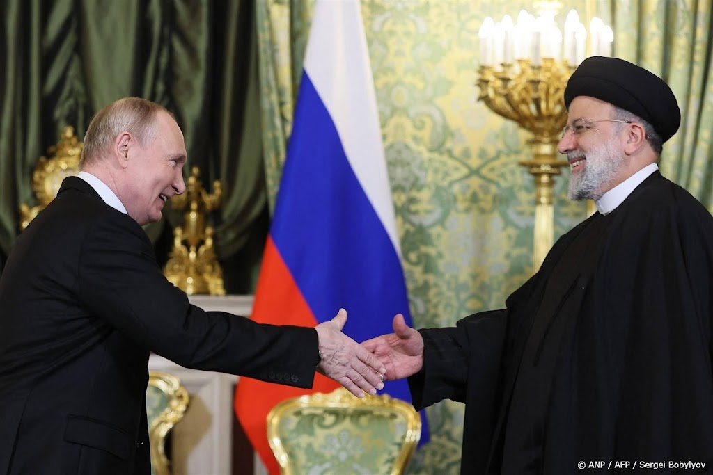Poetin prijst omgekomen Iraanse president Raisi