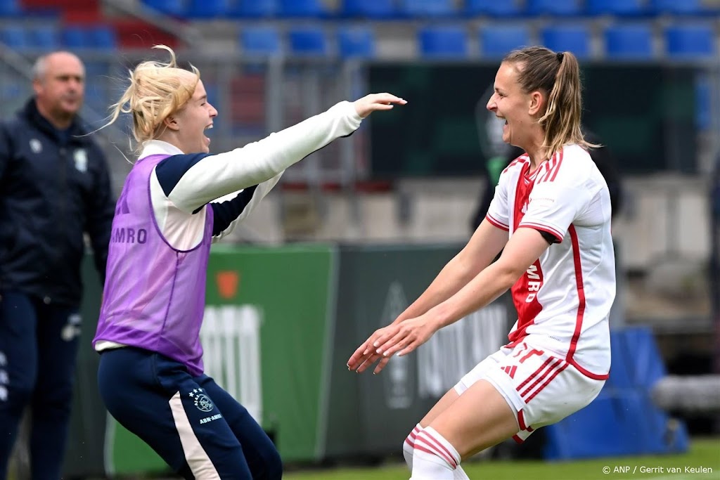 Voetbalsters Ajax winnen voor de zesde keer KNVB-beker