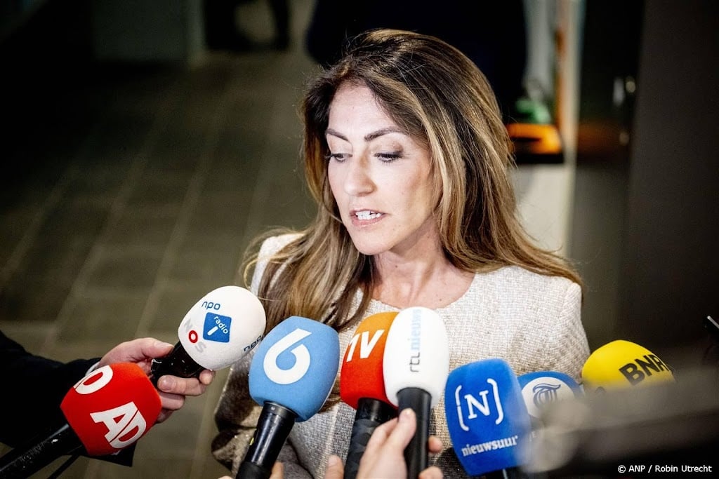 Yeşilgöz: Wiegel kon politiek voor iedereen begrijpelijk maken
