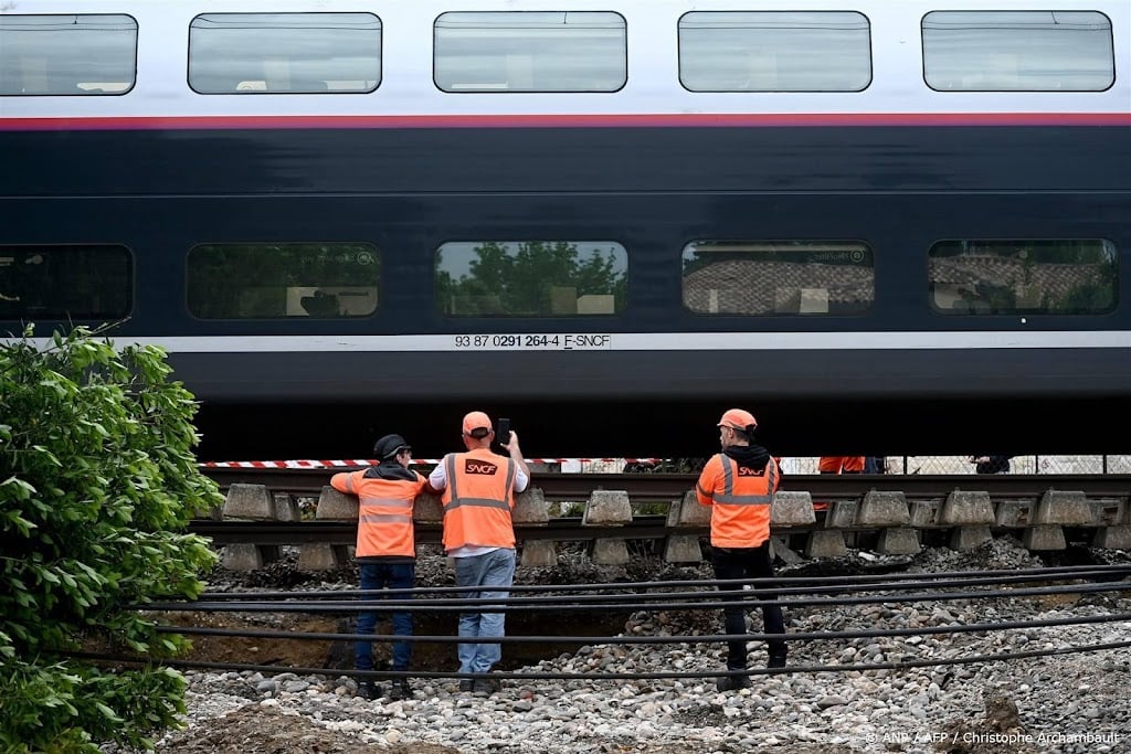 Franse hogesnelheidstrein ontruimd om door storm verzakt spoor
