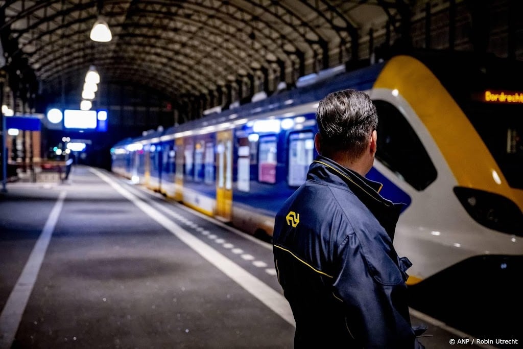 Eerste handhavers NS aan de slag met wapenstok