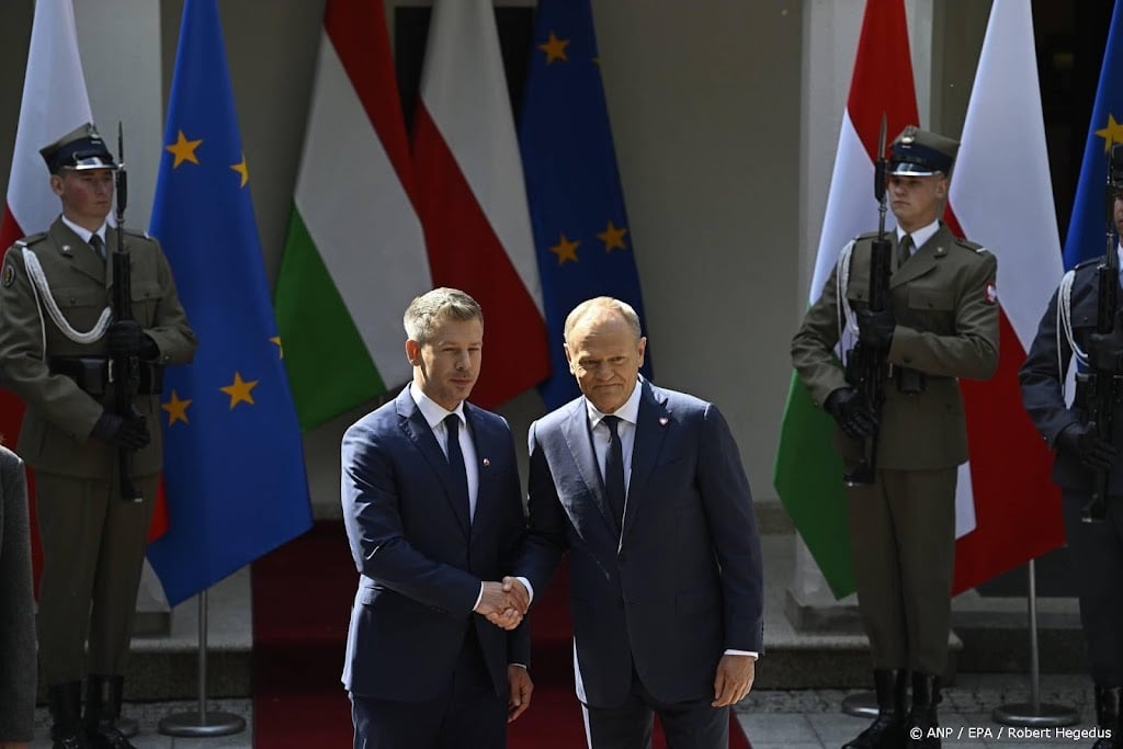 Warm welkom in Polen voor nieuwe Hongaarse leider Magyar