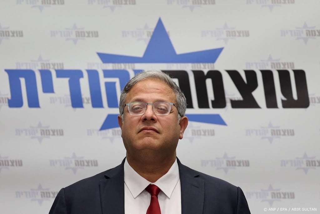 Israëlische minister deelt beelden geboeide flotilla-activisten