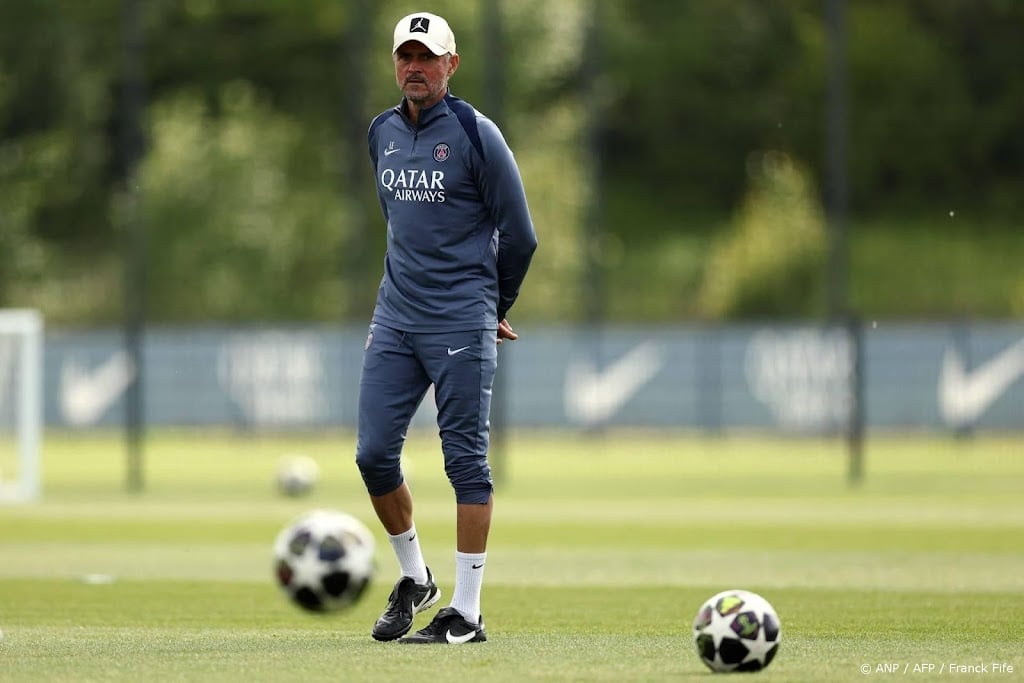 PSG-coach Luis Enrique roemt defensieve kwaliteiten Dembélé