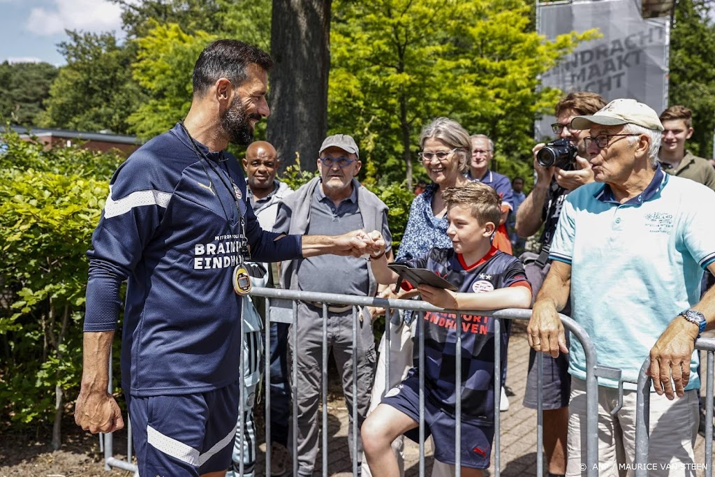 Applaus voor Van Nistelrooij bij eerste training PSV