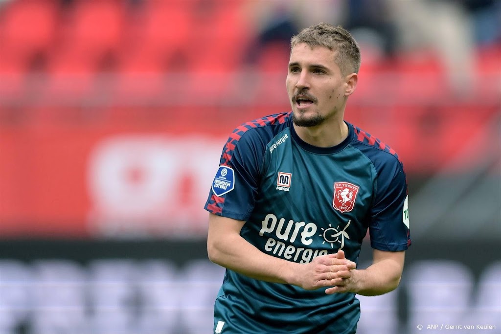 FC Twente-speler Sadílek scoort voor het eerst voor Tsjechië