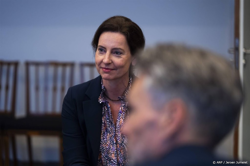 Kamer ondervraagt bewindslieden voor het eerst in hoorzittingen