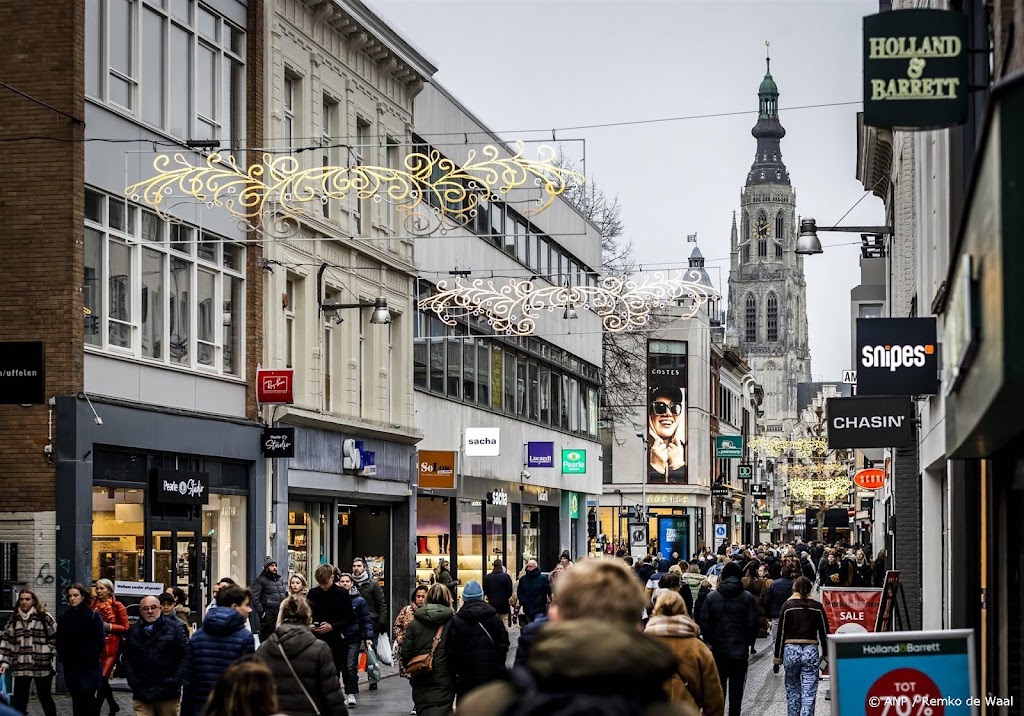Consumentenvertrouwen neemt opnieuw licht af