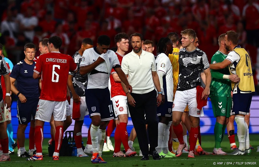 Titelkandidaat Engeland speelt op EK gelijk tegen Denemarken
