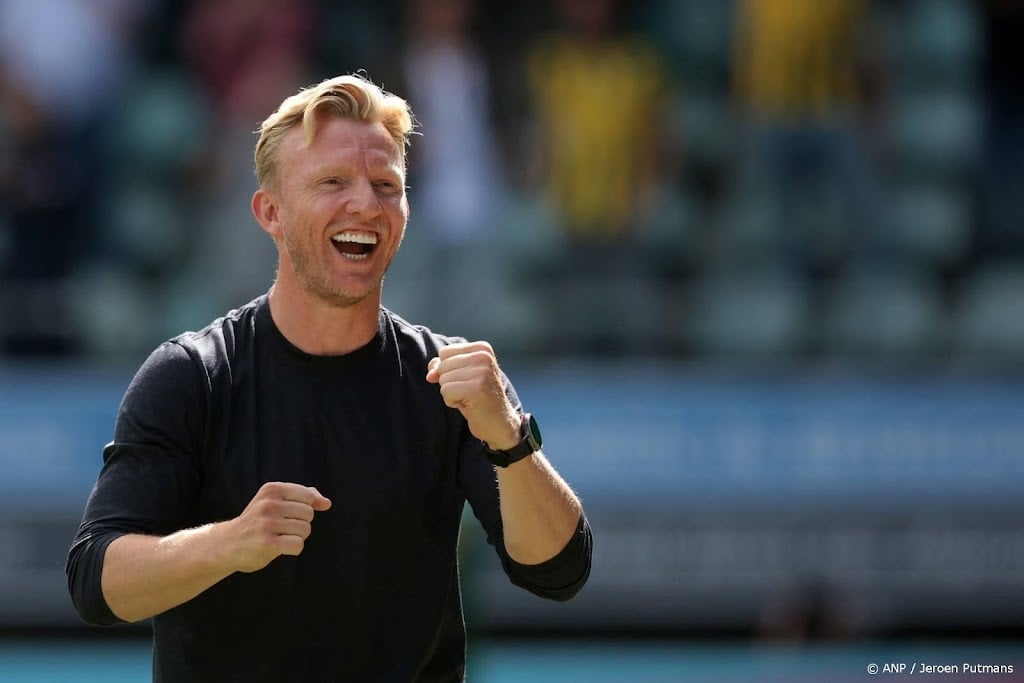 Belgische voetbalclub Beerschot neemt afscheid van trainer Kuijt