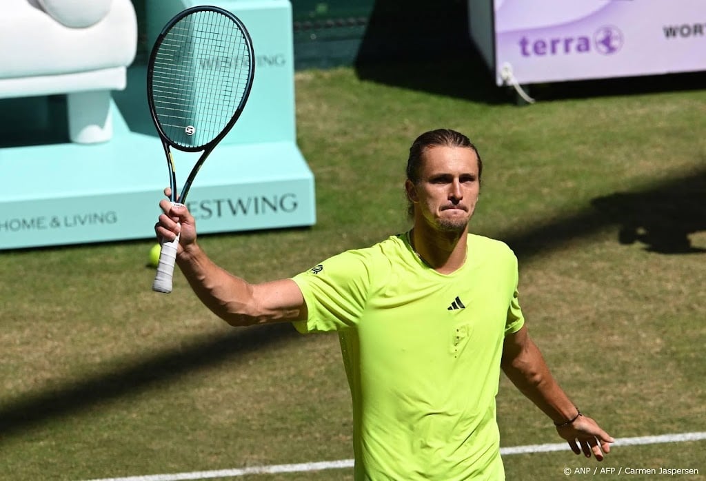 Tennisser Zverev bereikt halve finales Halle na zege op Cobolli