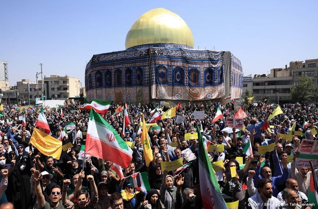 Grote betogingen tegen Israël in Teheran en andere plaatsen